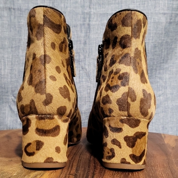 COLE HAAN ELYSE Leopard Print Calf Hair Ankle Bootie Women's 7 - Picture 3 of 11